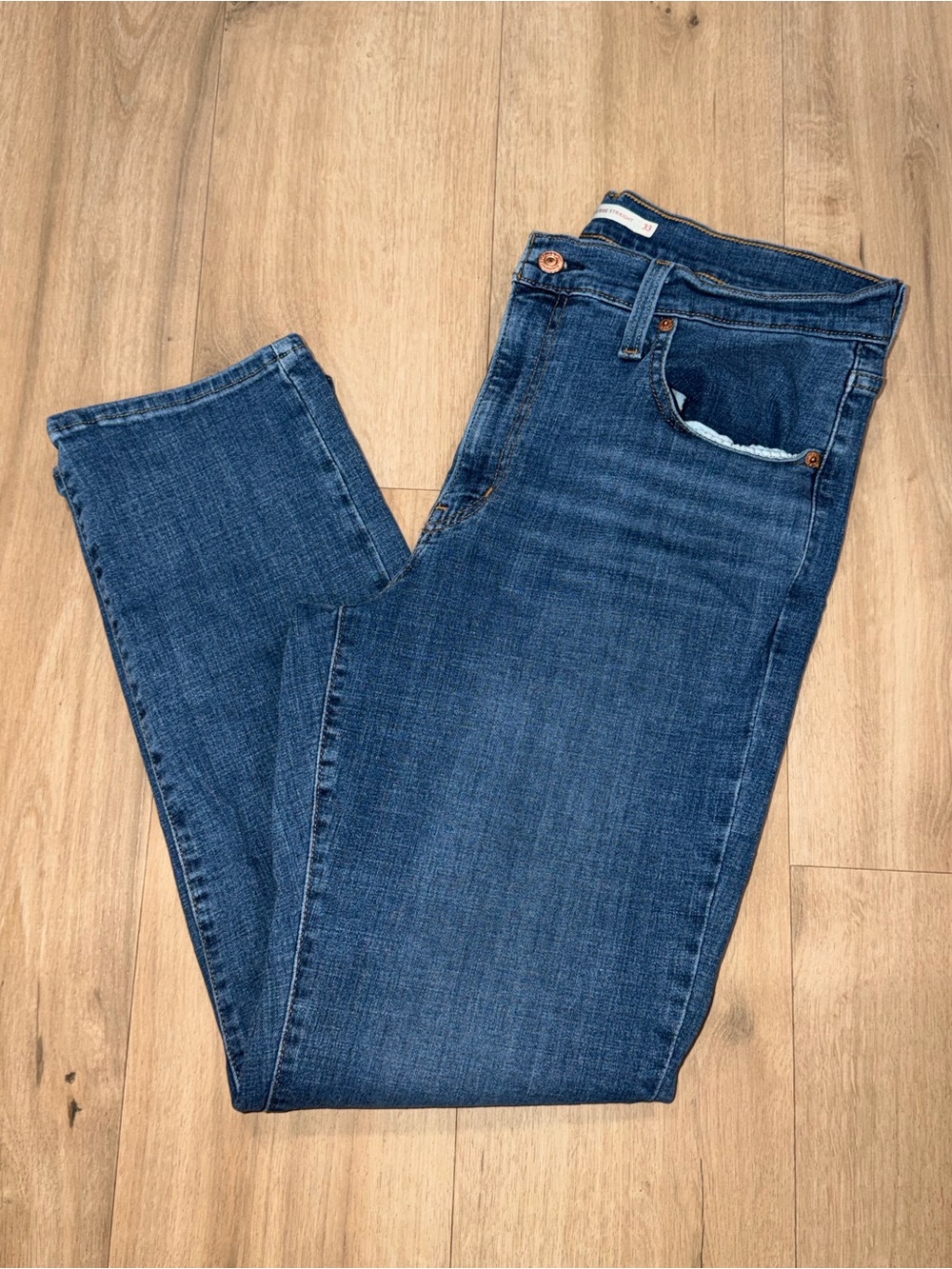 Classic Midwash Blue Straight-Leg Levi Jeans